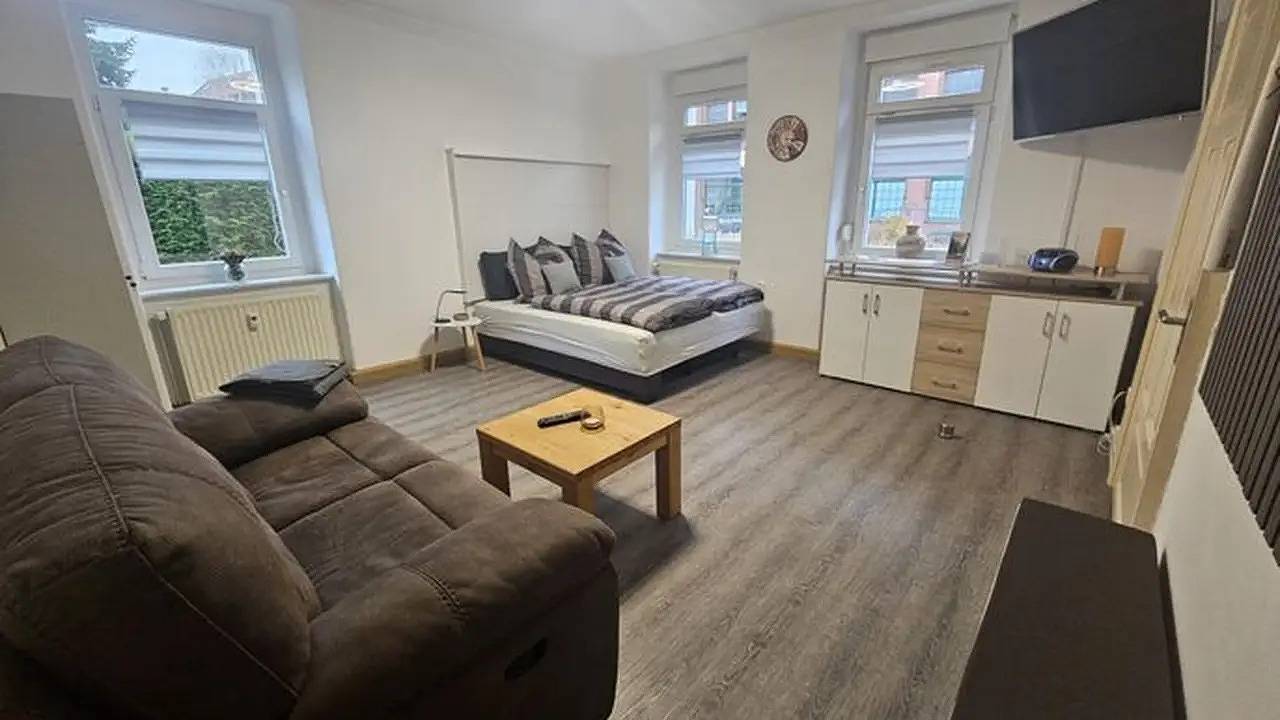 Entire holiday apartment, Cozy Apartment near City Center with Parking & Amenities in Zittau, Zittau Mountains