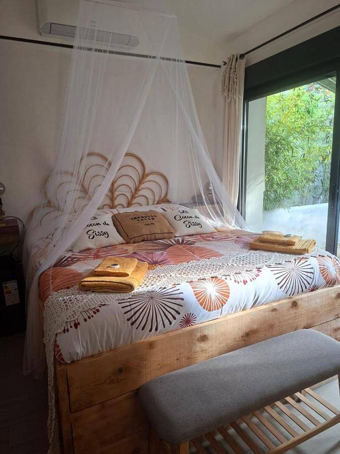 Maison d’hôte pour 2 personnes, avec jacuzzi ainsi que jardin et terrasse à Saintes-Maries-de-la-Mer - 2