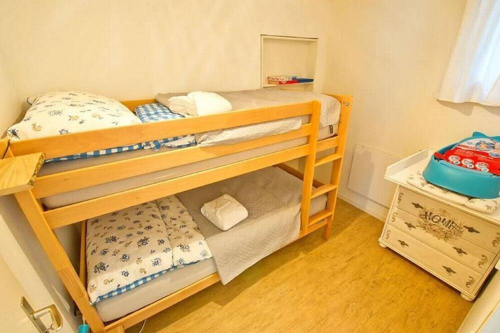 Apartamento entero, Apartment  by Interhome in Selle (desambiguación), Schwyz