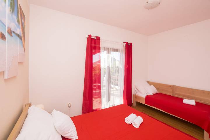 Gîte pour 3 personnes, avec Balcon et Vue à Pirovac - 4