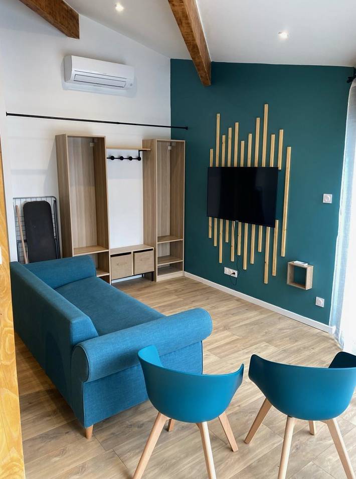 Gîte pour 4 personnes, avec piscine ainsi que terrasse et jardin, animaux acceptés