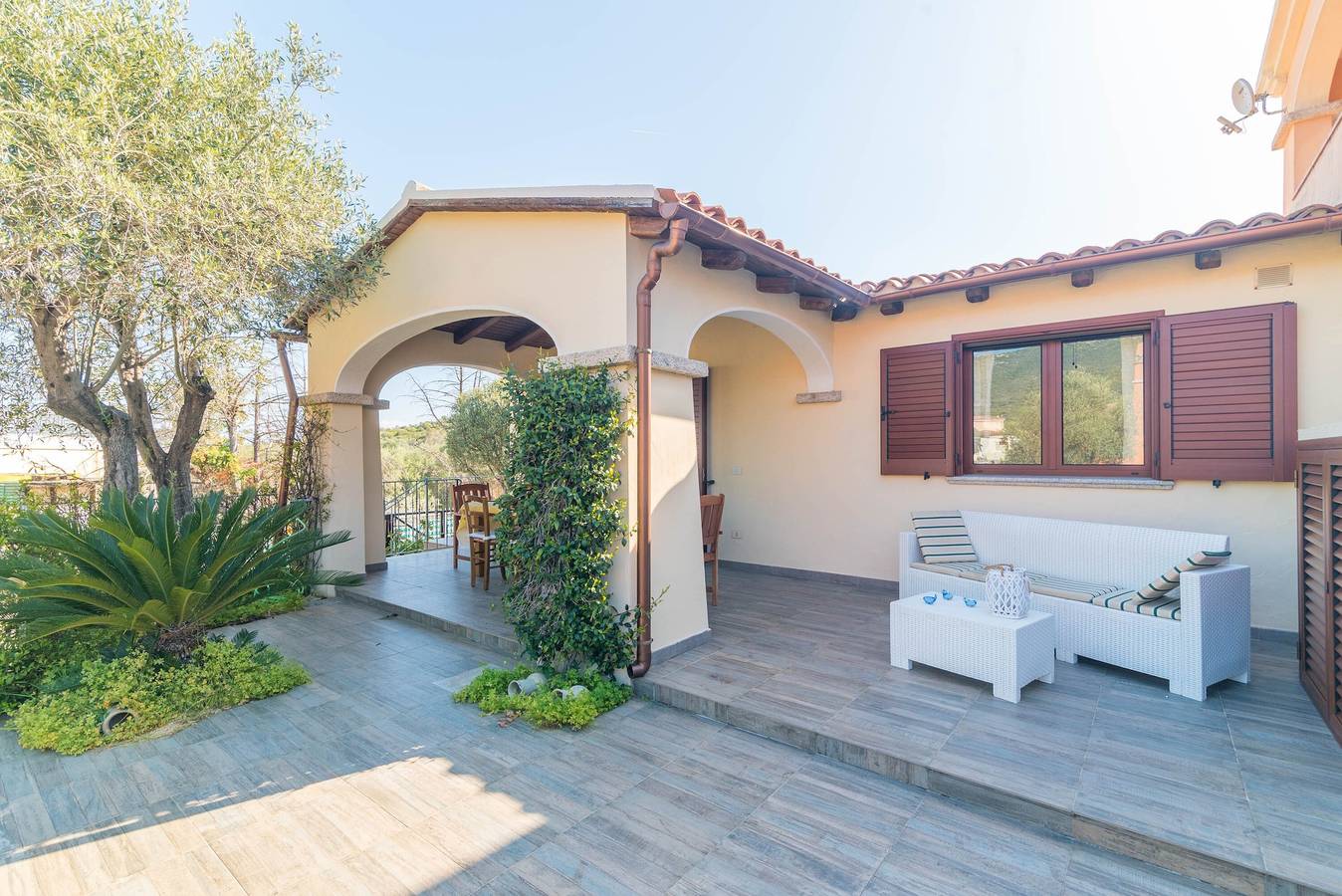 Ferienhaus "Villetta Con Patio Esterno" mit 2 Privaten Terrassen und A/C in Straulas, San Teodoro
