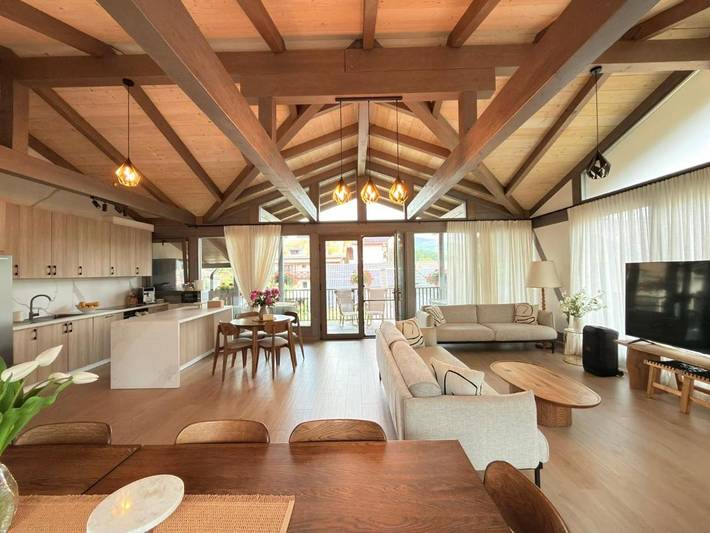 Chalet pour 18 personnes, avec Balcon et Jacuzzi ainsi que Terrasse et Jardin en Roumanie - 2