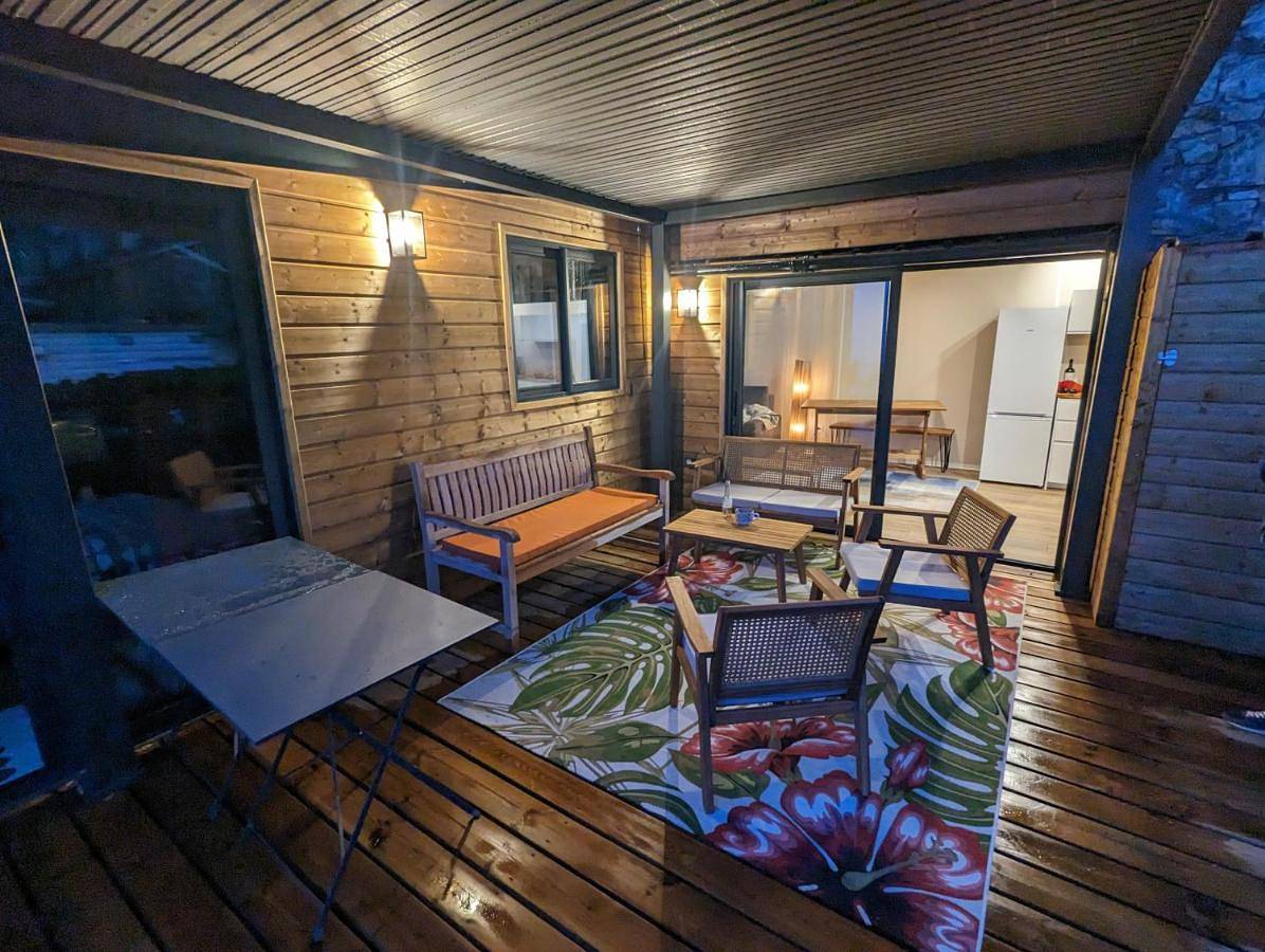 Mobile Evasion Okpl Chalet vue mer in Saint-Raphael Varo, Massif de l'Esterel