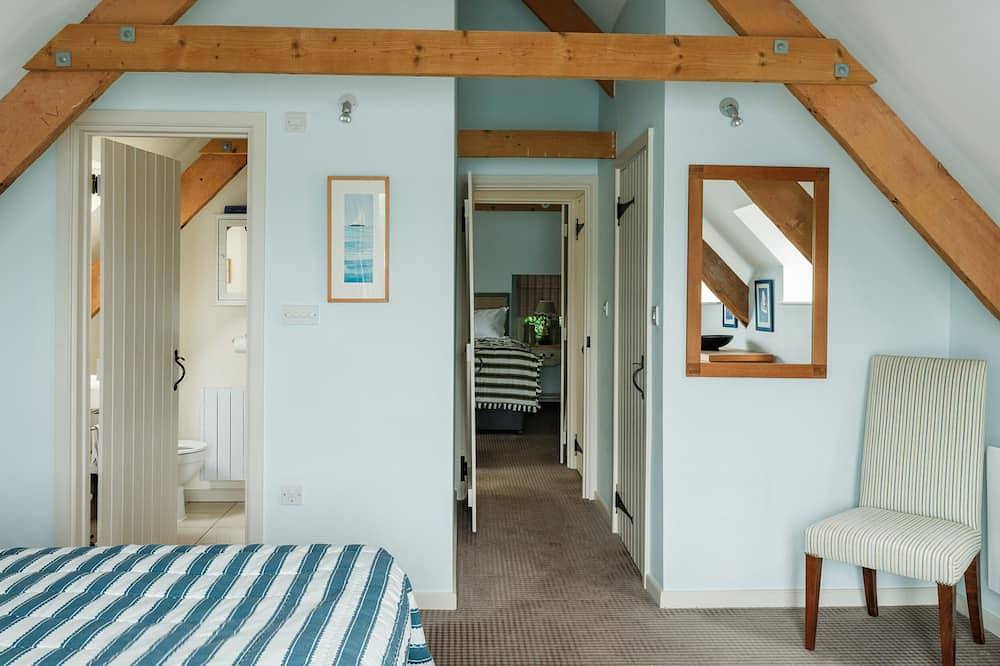 Sandridge Boathouse, family friendly, with open fire in Stoke Gabriel in Stoke Gabriel, Devon