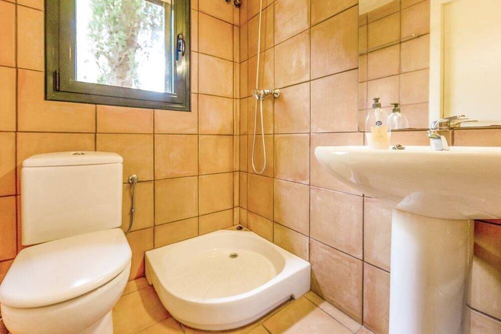 Oliver Conti (House, Capmany) in Capmany, Oberampurien