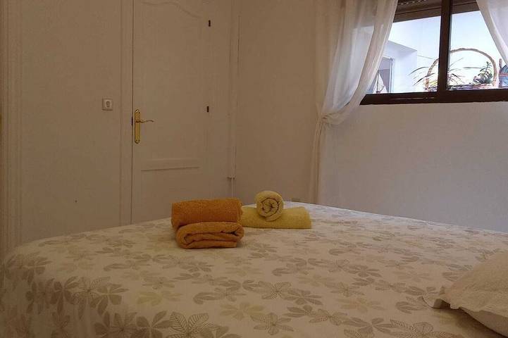 Apartamento entero, 3 cama aparte 300m de la playa in La Herradura, Almuñecar