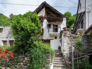 Ferienhaus für 2 Personen, mit Balkon und Garten in Norditalien