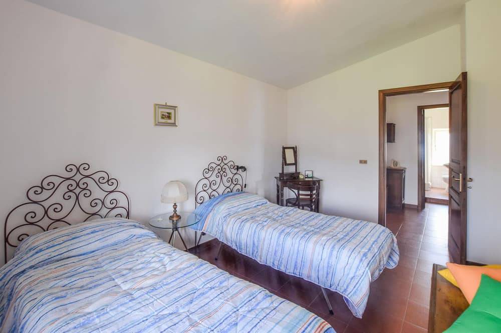 Nice home in Cetraro - San Pietro in Cetraro, Tyrrhenian Coast Kalabria