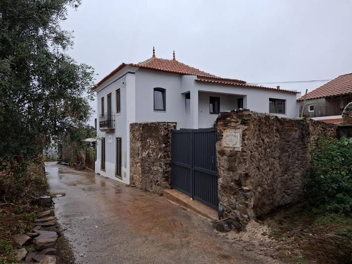 Location de vacances pour 6 personnes, avec Balcon ainsi que Terrasse et Vue dans Miranda do Corvo