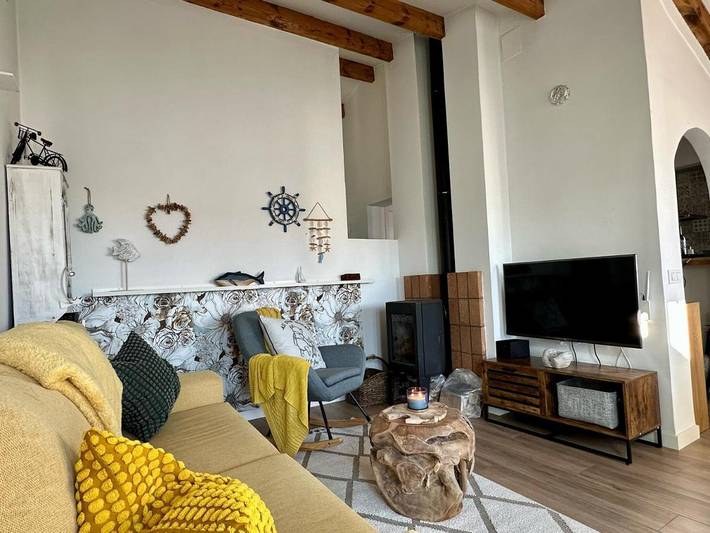 Gîte pour 5 personnes, avec piscine ainsi que vue et jardin à Es Castell - 3