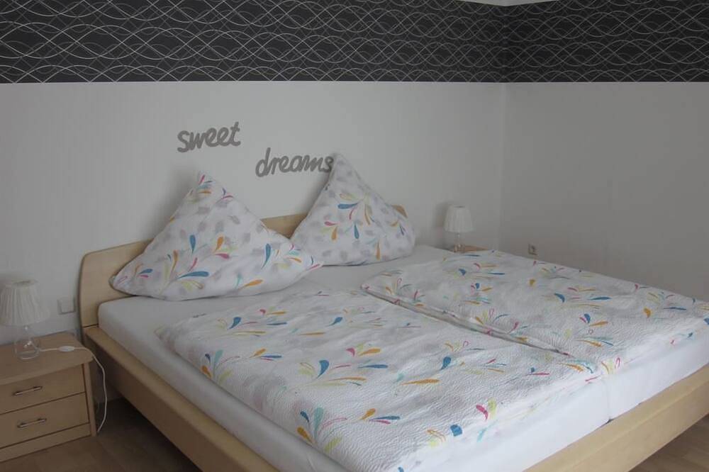 Ganze Wohnung, Ferienwohnung Maria - 4-Bett-Ferienwohnung Du.oder Bad/Wc, 2 Schlafräume in Wimbach, Osteifel