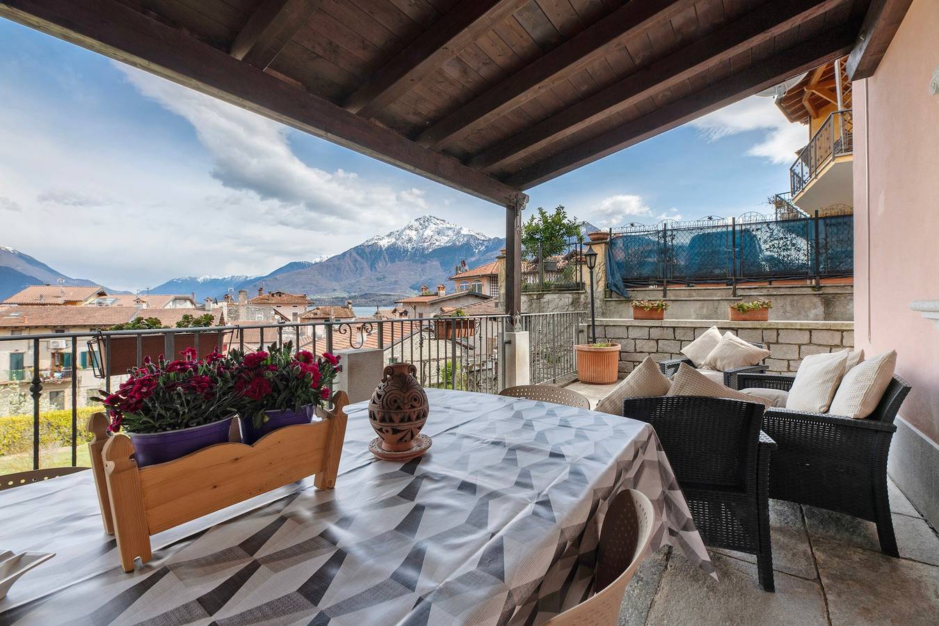 Ganze Wohnung, Ferienwohnung 'Liivv House - Comersee' mit Seeblick, privater Terrasse und Wi-Fi in Gravedona, Gravedona ed Uniti