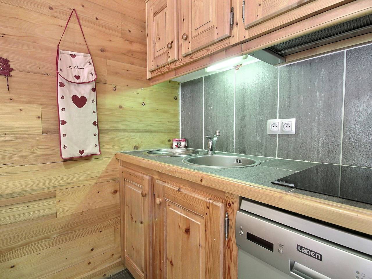 Appartement entier, Appartement 3 pièces au pied des pistes avec balcon in Plagne Centre, La Plagne-Tarentaise