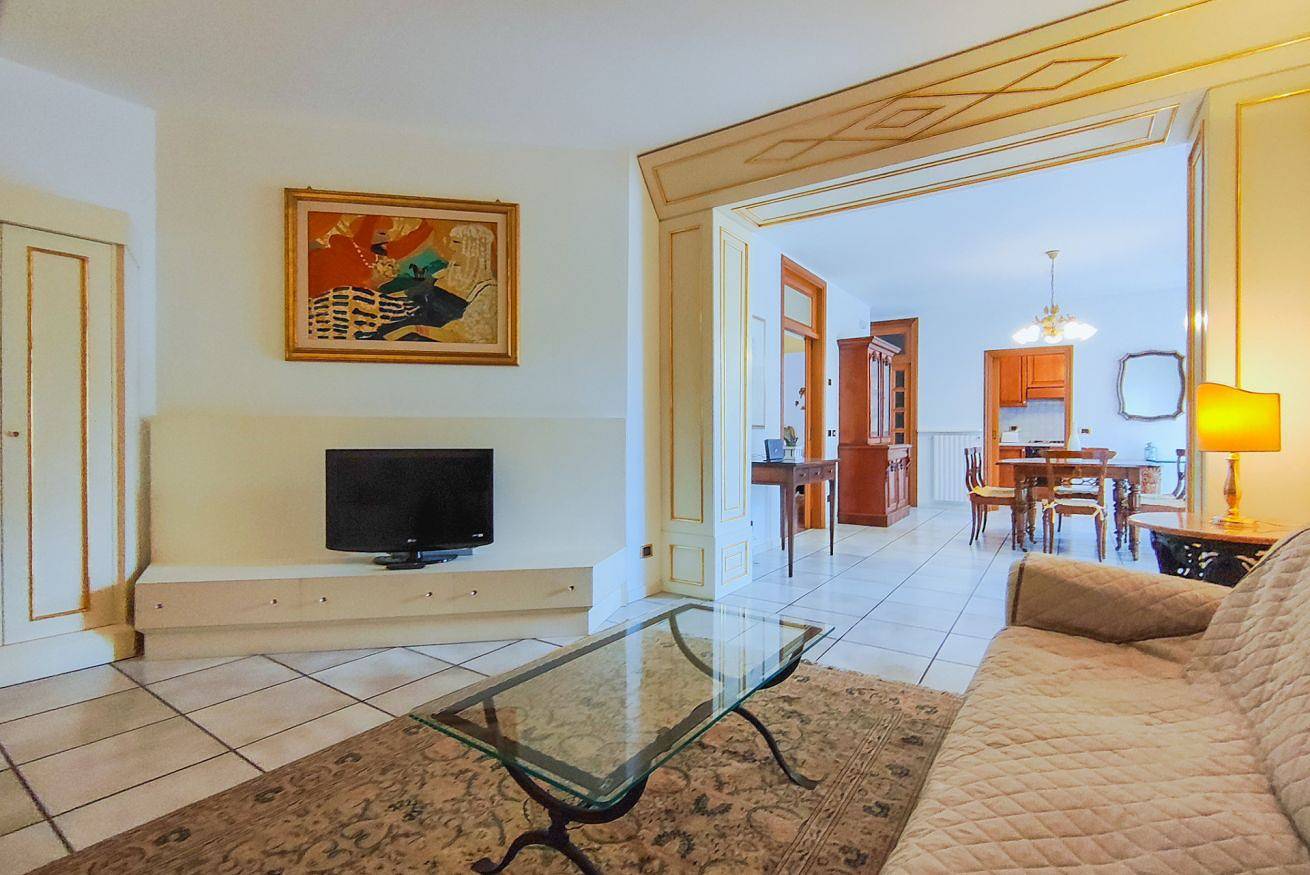 Ganze Wohnung,  [5 min from the Sea] Perfect for Families in Civitanova Marche, Adriaküste Marken