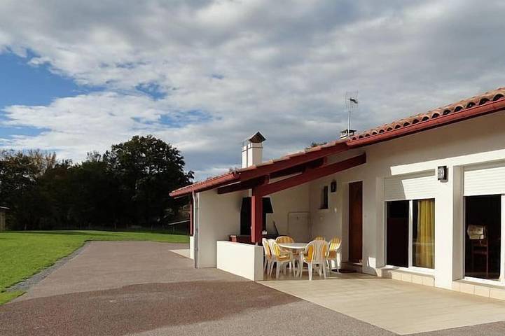 Gîte pour 6 personnes, avec Terrasse et Jardin