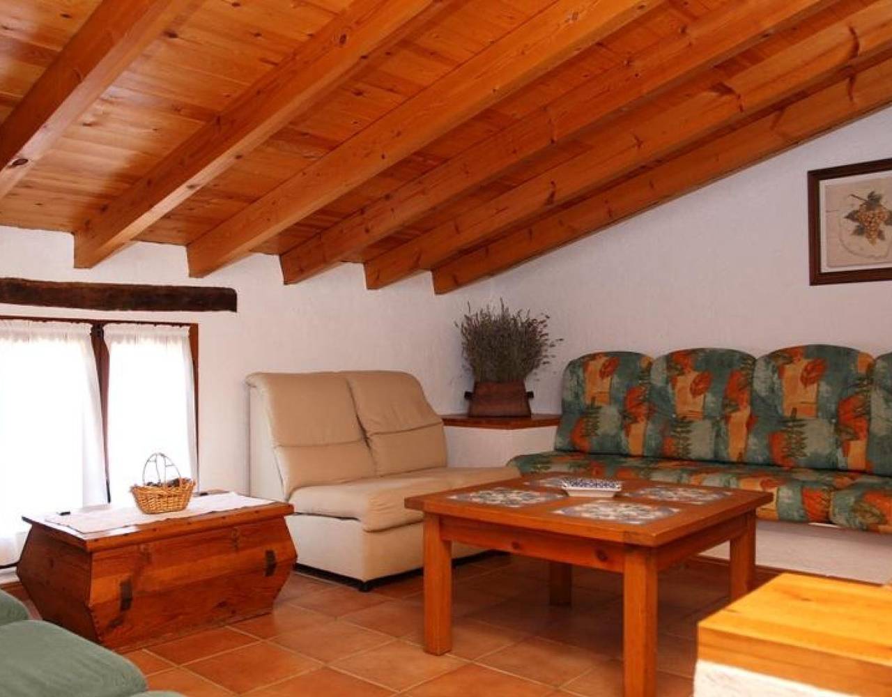 Country house for 14 people in Albocàsser, Castellón Province