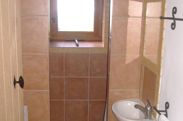 Gîte pour 4 personnes, avec terrasse et jardin à Arfeuilles - 4