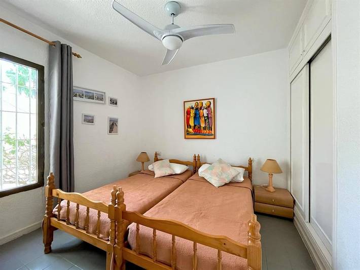 Inviting holiday home in Roquetas de Mar with terrace in Playa de la Urbanización de Roquetas de Mar (Roquetas de Mar), Roquetas de Mar