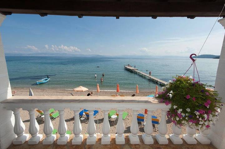 Maison d’hôte pour 4 personnes, avec Balcon et Terrasse ainsi que Jardin et Vue à Corfou