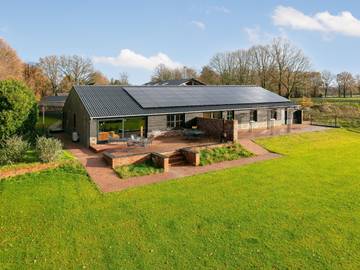 Ferienhaus für 12 Personen, mit Garten und Terrasse in den Niederlande