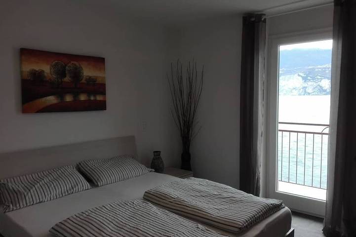 Entire apartment, Lakeside apartment located in historic center with wonderful views in spiaggia Malcesine (Malcesine), Malcesine