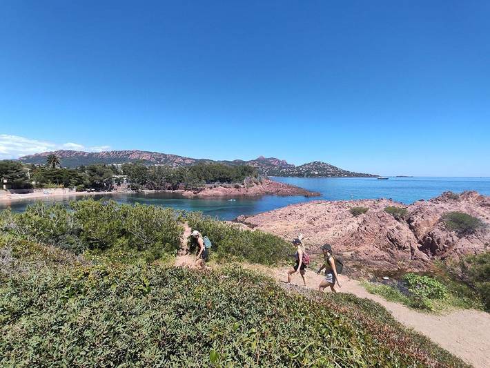 Gîte pour 5 personnes, avec terrasse dans Plage Camp Long - 4
