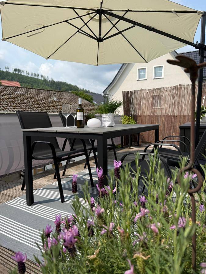 Ferienwohnung für 4 Personen, mit Balkon und Terrasse sowie Ausblick in Hermannsdenkmal