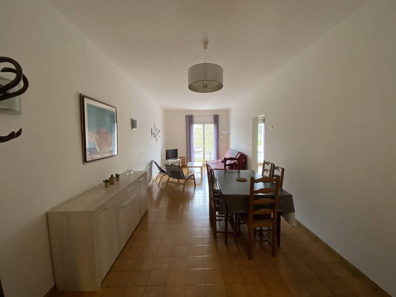 Entire apartment, Central Apartment with Balcony, Wi-Fi & Dishwasher - Near Shops & Spa in La Roche-Posay, Vienne