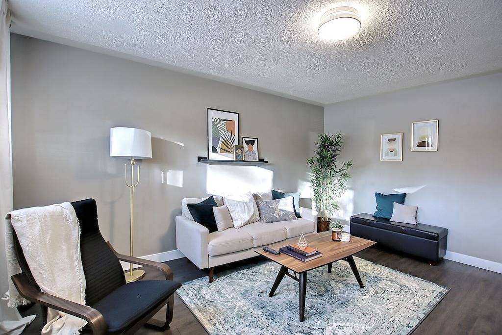 Historical Highlands Beautiful Modern Home in Edmonton, Alberta