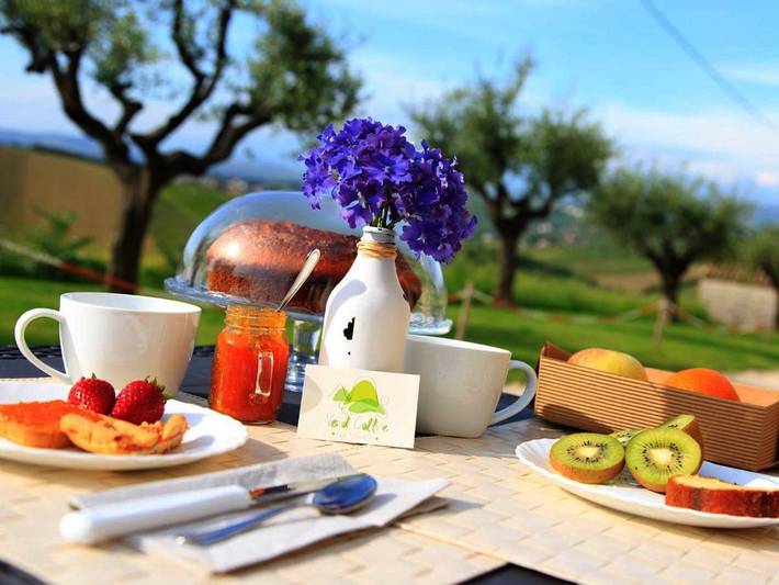 Agriturismo per 2 persone, con Balcone e Terrazza nonché Giardino e Panorama in Provincia di Teramo