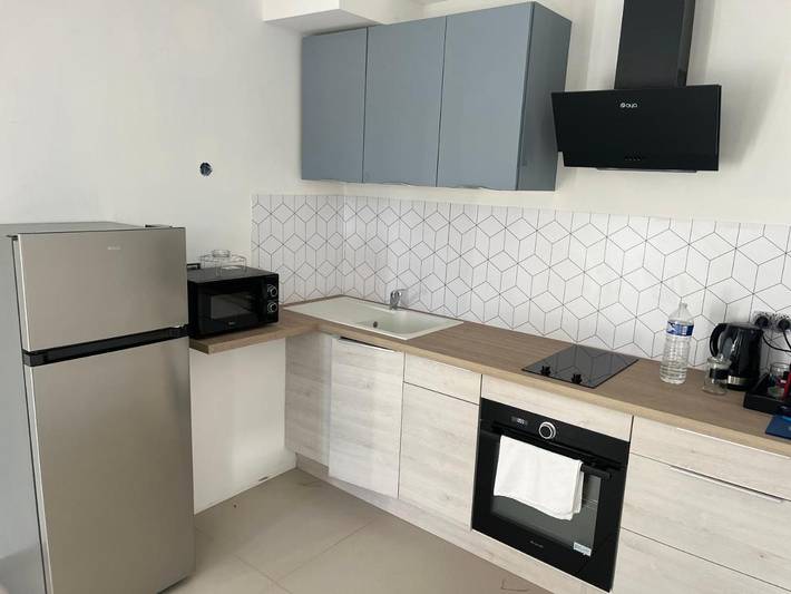 Location de vacances pour 3 personnes, avec piscine ainsi que vue et terrasse à Juvignac - 4