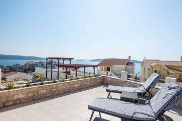 Villa for 12 People in Marina, Split-Dalmatia, Photo 3