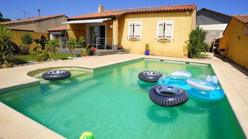 Villa pour 6 personnes, avec terrasse et piscine - 1
