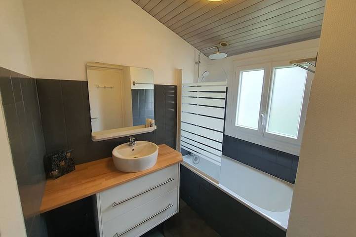 Appartement entier, Appartement cosy et climatisé proche des Bains de Casteljaloux  5min Centerparcs in Casteljaloux, Région de Nérac