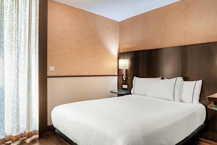 Apartamento para 4 personas, con jardín y sauna en Tudela 
