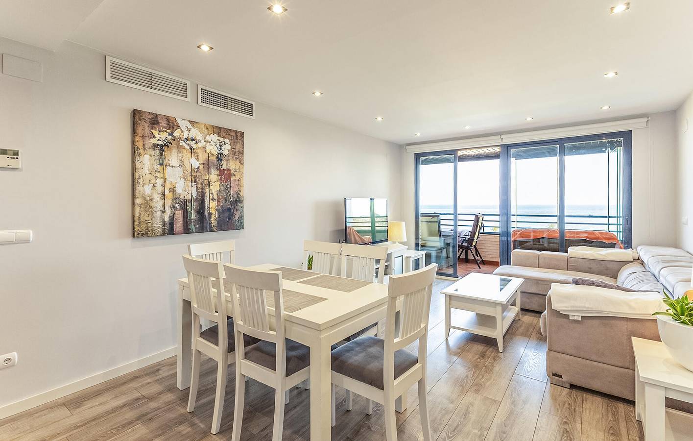 Entire holiday apartment, Sea View Apartment with Pool & Garage | Playa Bol Nou 500m in La Vila Joiosa, Costa Blanca