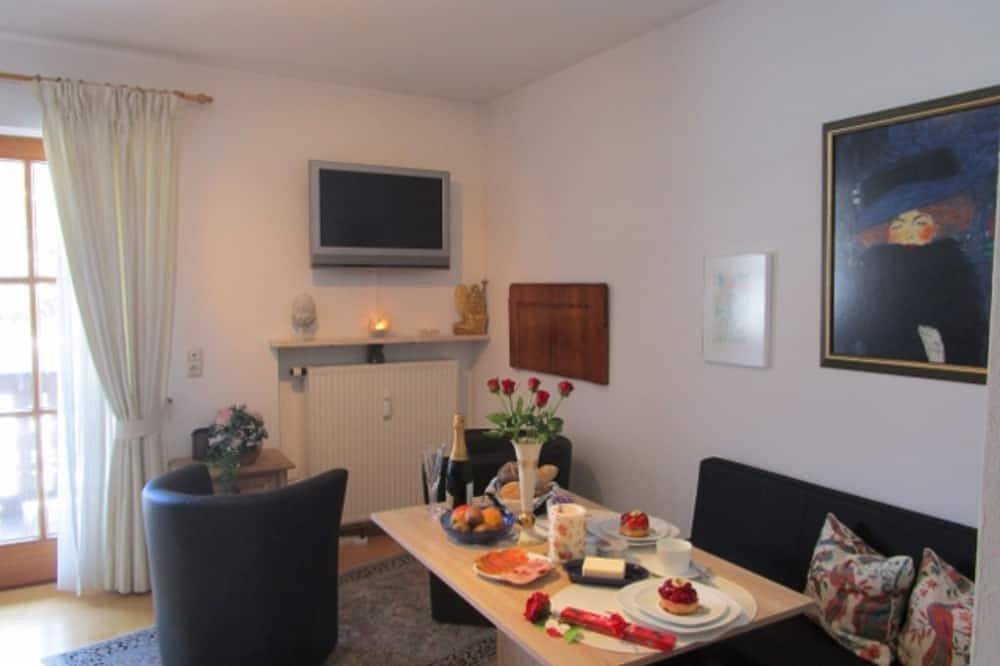 Entire apartment, 1-room holiday apartment -, Christina in Margaretenhaus in Bad Wiessee, Bavarian Alps