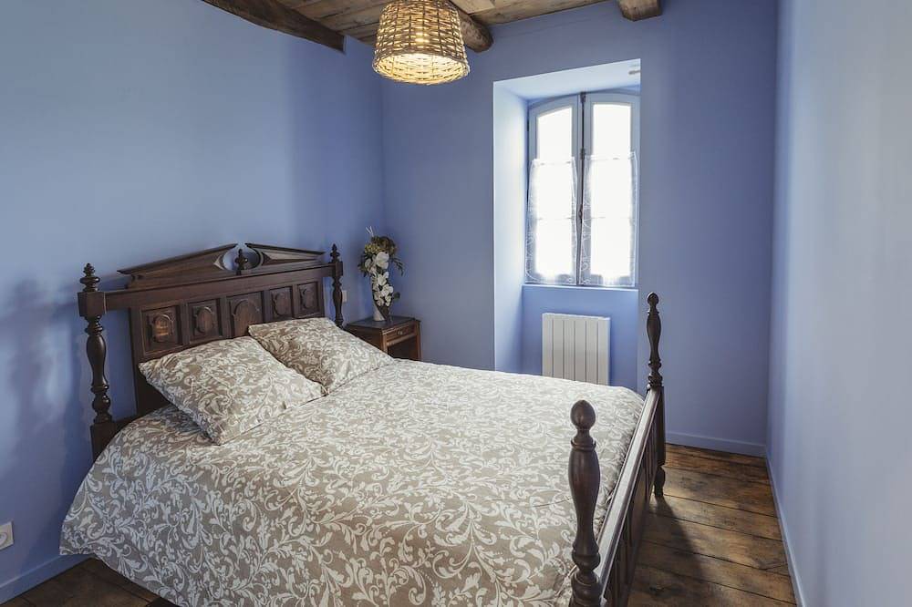 Gîte-Premium-Casa de banho privativa-Vista para a Piscina-Le four à pain in Tour-de-Faure, Massif Central