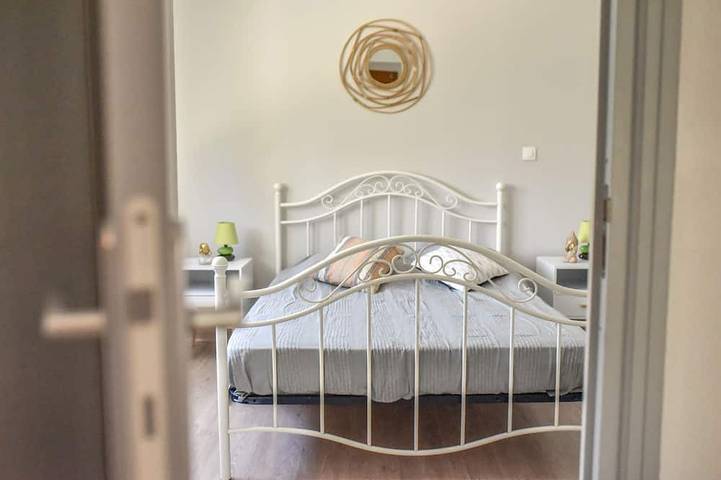 Maison de vacances pour 5 personnes, avec jardin ainsi que piscine et terrasse à Grospierres