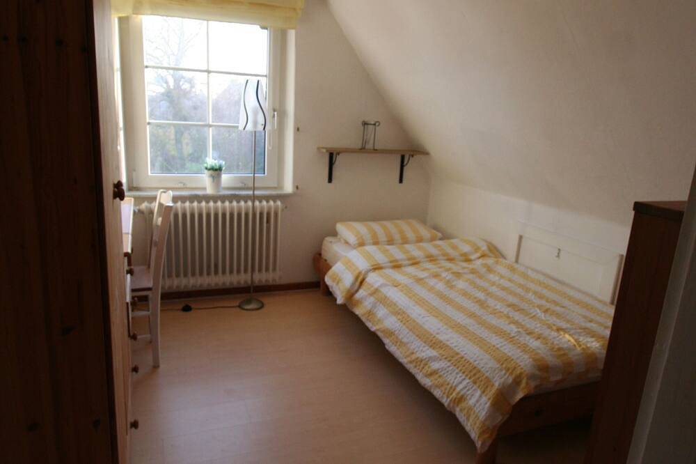 Neu - \"Seesternchen\" kinderfreundlich,2 Bäder, Fahrräder+Wlan frei,Gr.Spielwiese in Nesse, Dornum