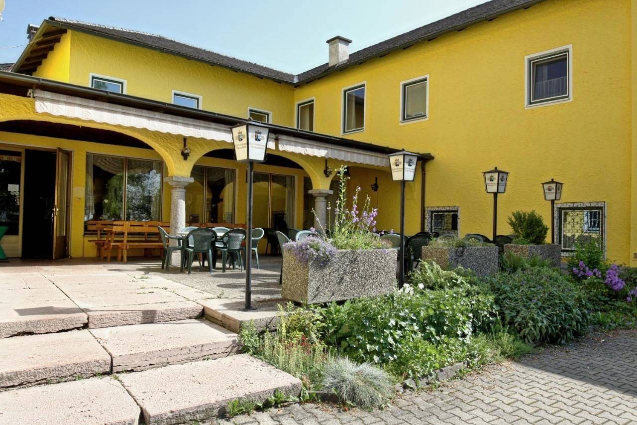 Stiftsgasthof Hochburg in Hochburg-Ach, Braunau am Inn
