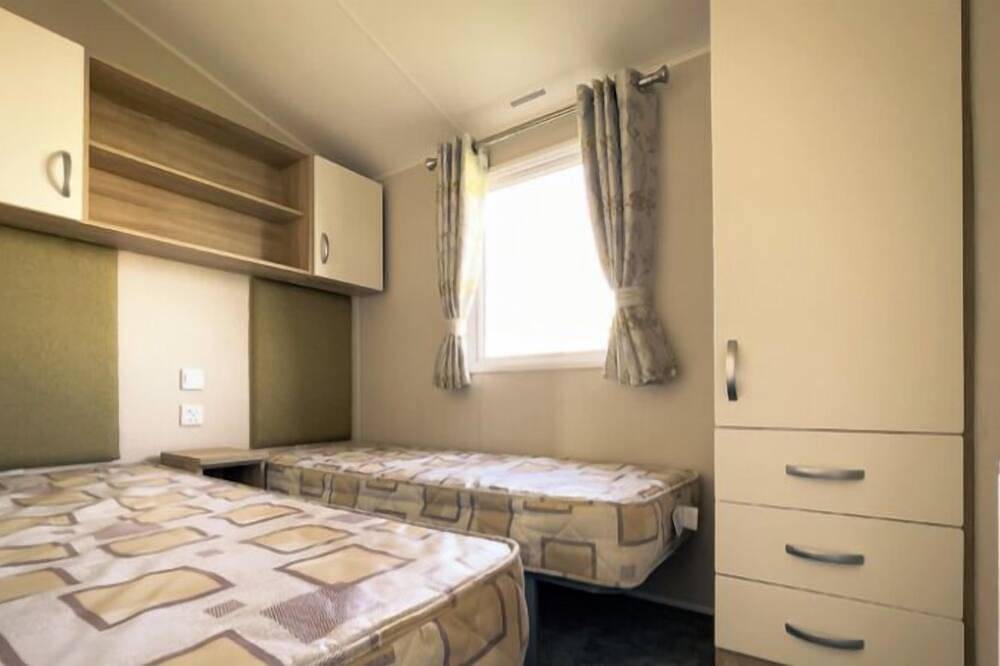 3 Bed-Sleeps 8-Free Parking-10 Min to Beach in Ingoldmells, Lincolnshire
