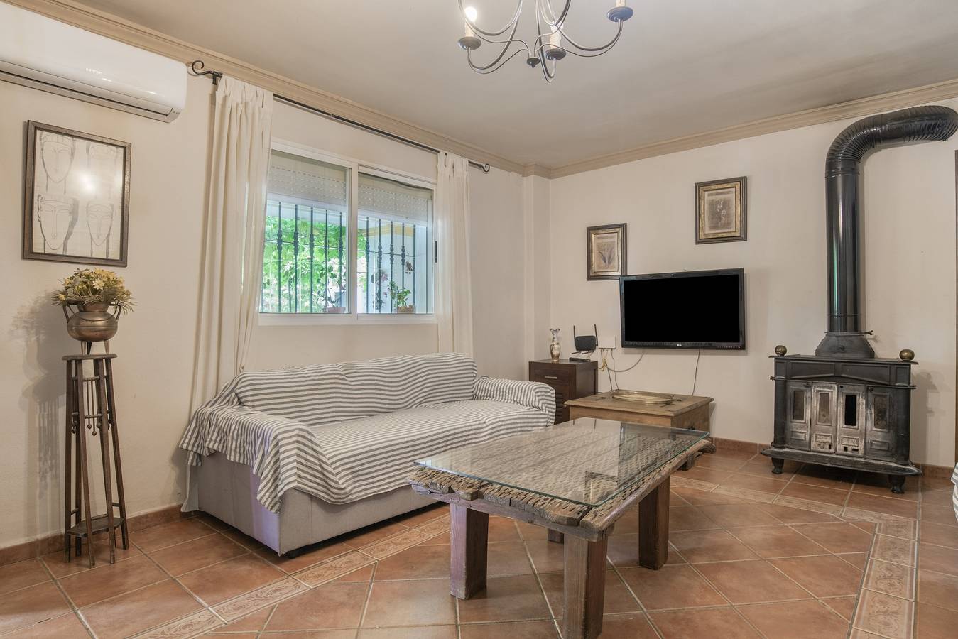 Appartement entier, Appartement Cantarrana 2 : piscine, wifi, climatisation et cadre idyllique in Arriate, Province de Málaga