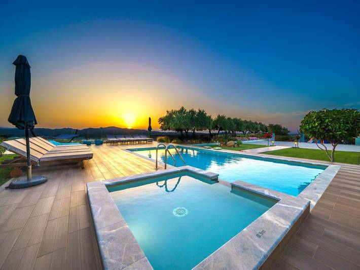 Ferienhaus für 13 Personen, mit Garten, mit Haustier in Chania und Umgebung