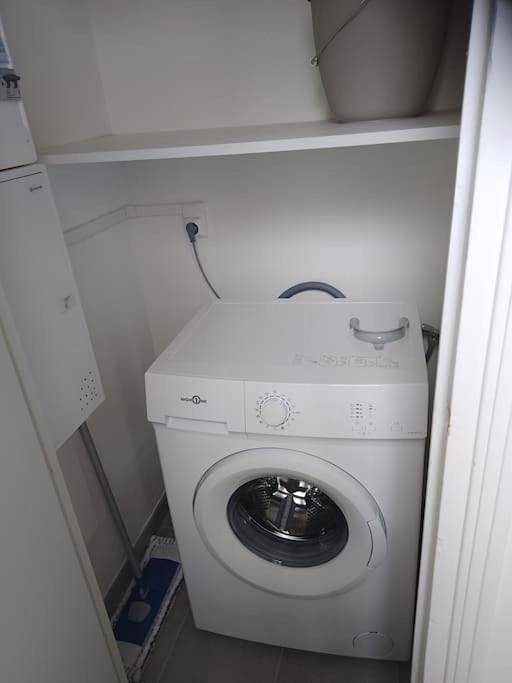 Appartement entier, One-Bedroom Apartment in Pérignat-lès-Sarliève, Parc naturel régional des Volcans d'Auvergne