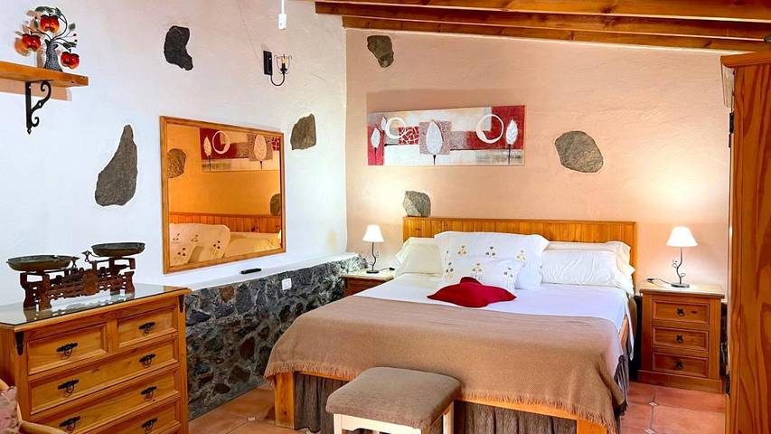 Gîte pour 2 personnes, avec jardin ainsi que piscine et vue dans Los Menores - 2