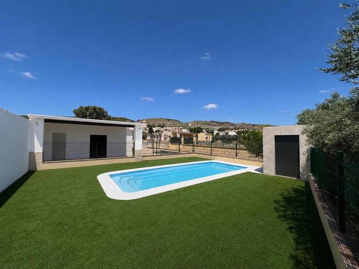 Casa rural para 7 personas, con Balcón y Terraza además de Jardín y Piscina en Las Cabezas de San Juan - 2