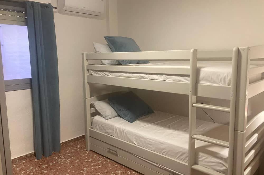 Apartamento entero, Family Apartment near Adda | Breakfast Included | Sleeps 7 in Campoamor, Alicante