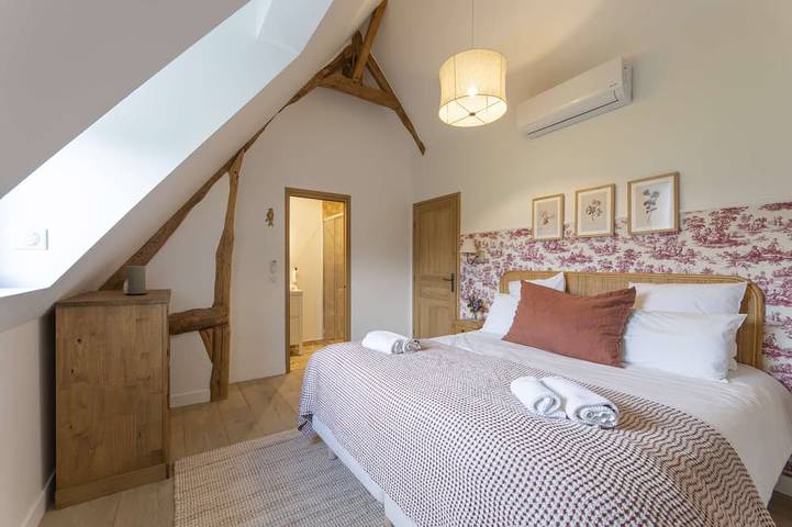 Location de vacances pour 8 personnes, avec terrasse ainsi que jardin et piscine à Cricquebœuf - 3